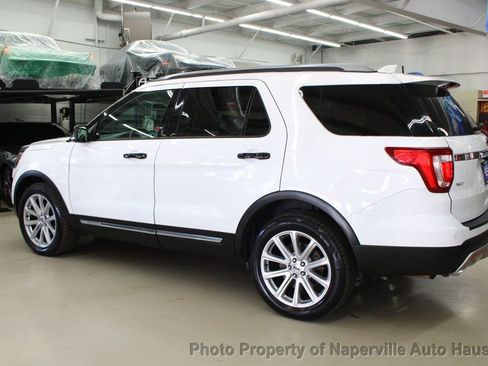 Used 2017 Ford Explorer XLT w/ Equipment Group 202A AWD/4WD image 4