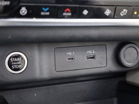 Used 2023 Nissan Rogue SV image 31