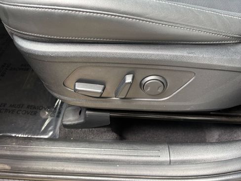 Used 2024 Kia Sorento S FWD image 23