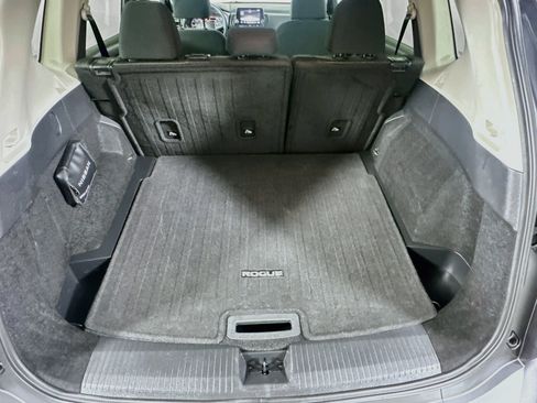 Used 2026 Nissan Rogue SV FWD image 27