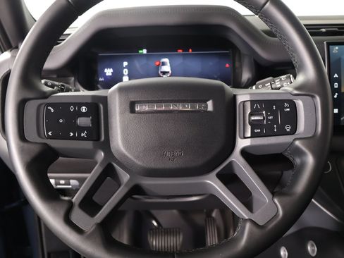 Used 2025 Land Rover Defender 110 X-Dynamic SE AWD/4WD image 4