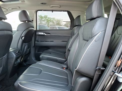 Used 2023 Hyundai Palisade Limited image 10