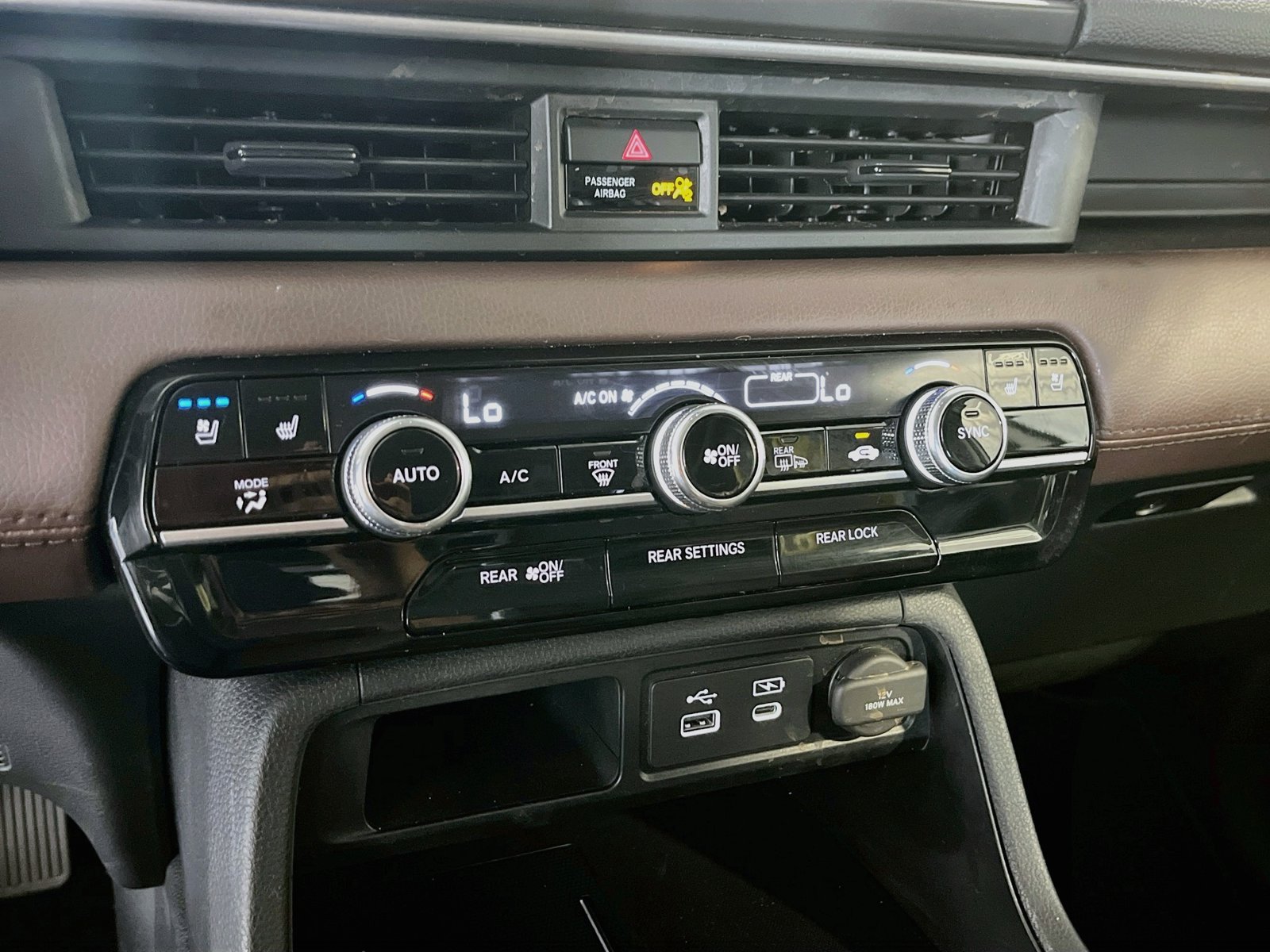 Used 2025 Honda Pilot Elite image 16