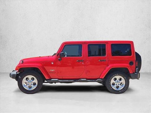 Used 2015 Jeep Wrangler Unlimited Sahara w/ Connectivity Group image 9