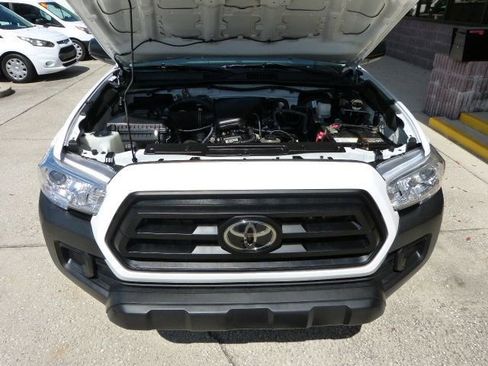 Used 2022 Toyota Tacoma SR image 9