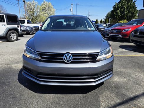 Used 2016 Volkswagen Jetta SE image 8