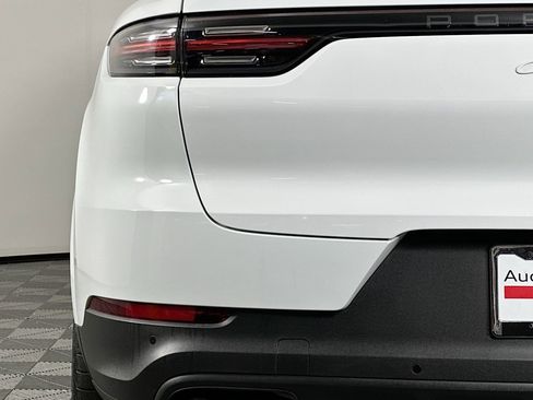 Used 2022 Porsche Cayenne S AWD/4WD image 17