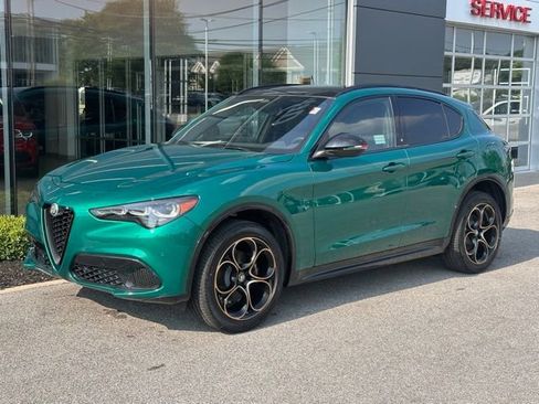 New 2025 Alfa Romeo Stelvio Sprint image 1