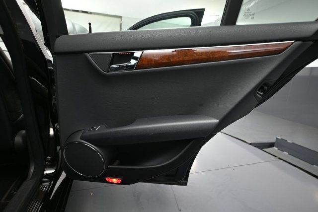 Used 2011 Mercedes-Benz C 300 4MATIC Sedan image 32