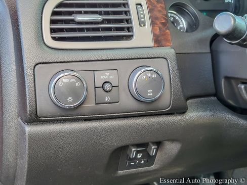 Used 2013 GMC Sierra 2500 Denali w/ Suspension Package, Off-Road image 14