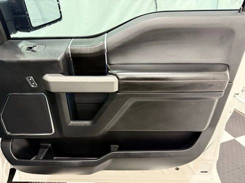 Used 2019 Ford F150 Platinum w/ Equipment Group 701A Luxury image 23