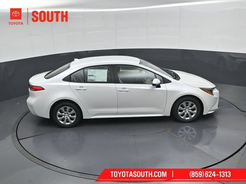 Used 2026 Toyota Corolla LE FWD image 44