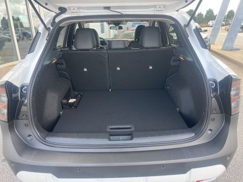 New 2025 Nissan Kicks SR image 24
