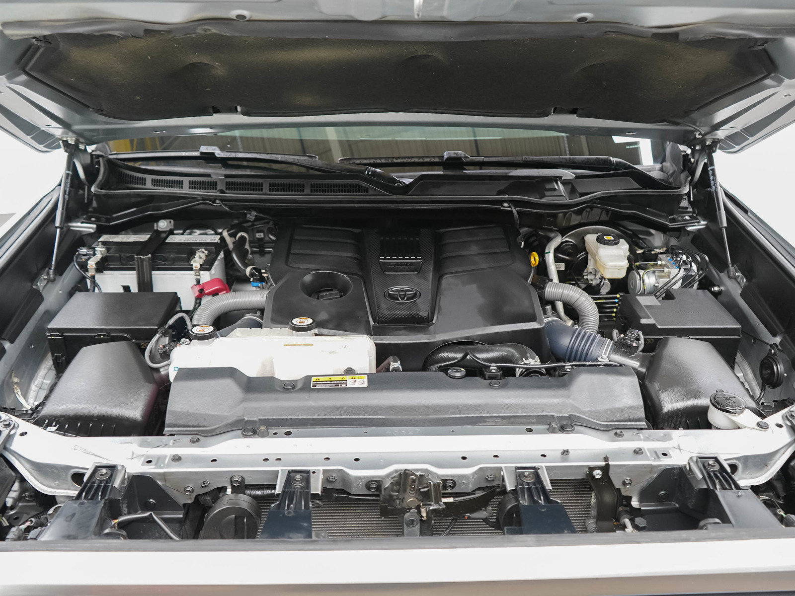 Used 2024 Toyota Tundra Limited AWD/4WD image 31
