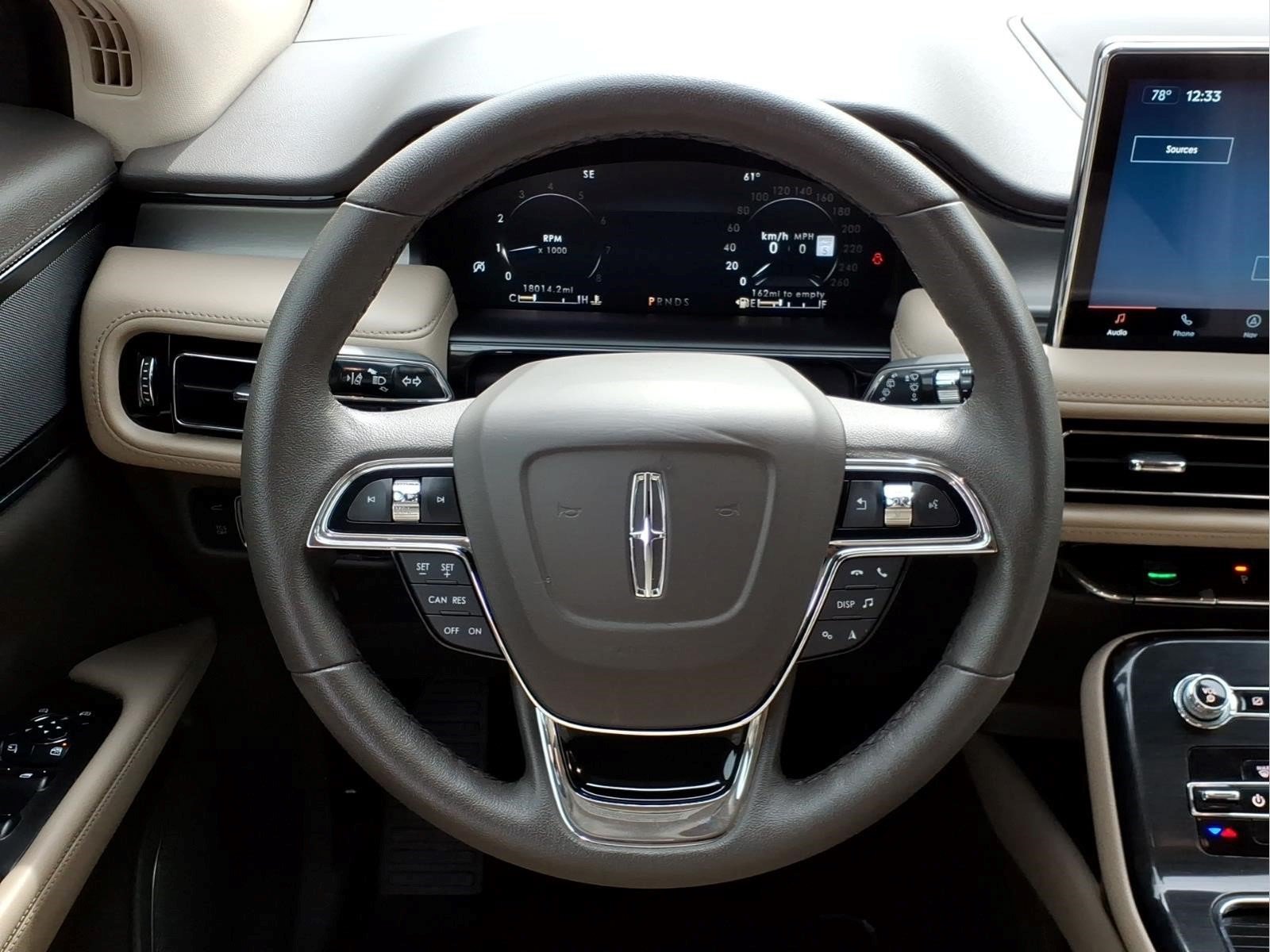 Used 2023 Lincoln Nautilus FWD w/ Premium Package image 12