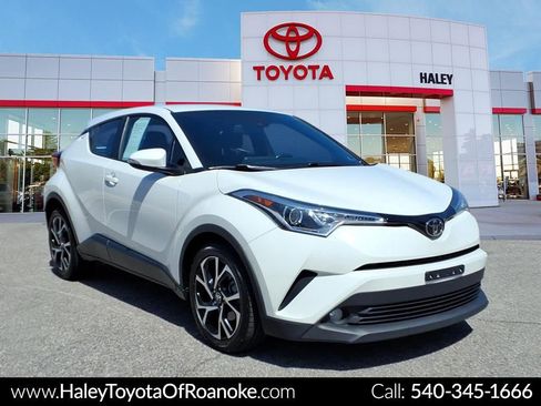 Used 2018 Toyota C-HR XLE FWD image 1