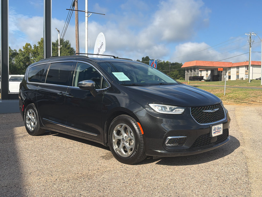 Used 2023 Chrysler Pacifica Limited FWD image 17