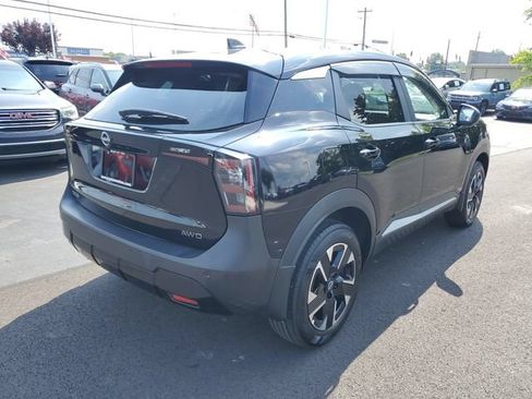 Certified 2025 Nissan Kicks SV AWD/4WD image 4