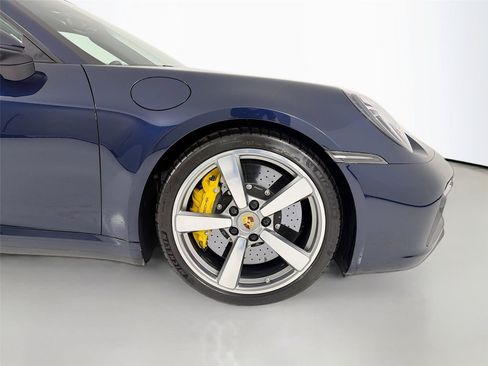 Certified 2021 Porsche 911 Carrera 4S AWD/4WD image 31