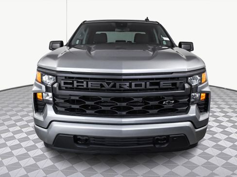 Used 2023 Chevrolet Silverado 1500 Custom image 2