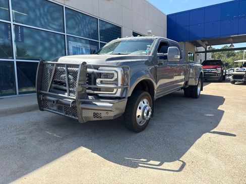 Certified 2025 Ford F450 Platinum w/ FX4 Off-Road Package AWD/4WD image 4