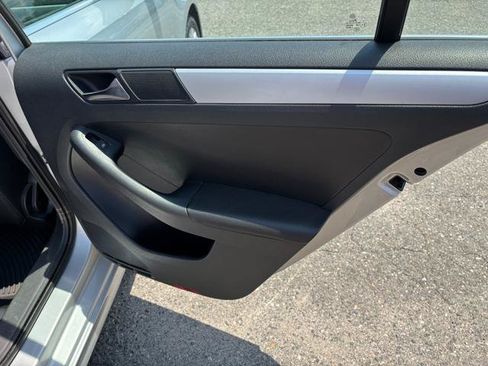 Used 2011 Volkswagen Jetta SEL FWD image 20