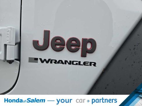 Used 2024 Jeep Wrangler Unlimited Rubicon w/ Technology Group AWD/4WD image 8