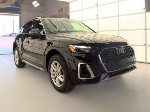 Used 2023 Audi Q5 2.0T Premium w/ Convenience Package AWD/4WD image 4