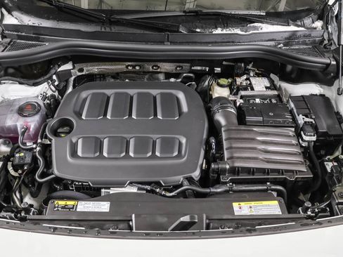 Used 2026 Volkswagen Tiguan SE w/ Panoramic Sunroof Package AWD/4WD image 48