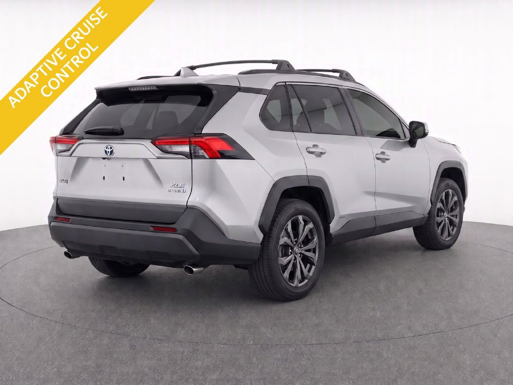 Used 2022 Toyota RAV4 XLE Premium AWD/4WD image 3