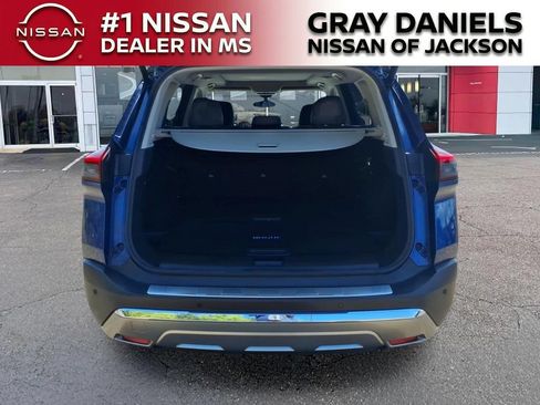 Used 2021 Nissan Rogue Platinum FWD image 8