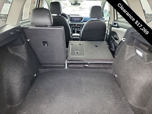 Used 2024 Volkswagen Taos SE image 27