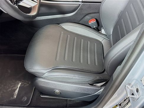 Used 2023 Mercedes-Benz GLC 300 4MATIC image 16