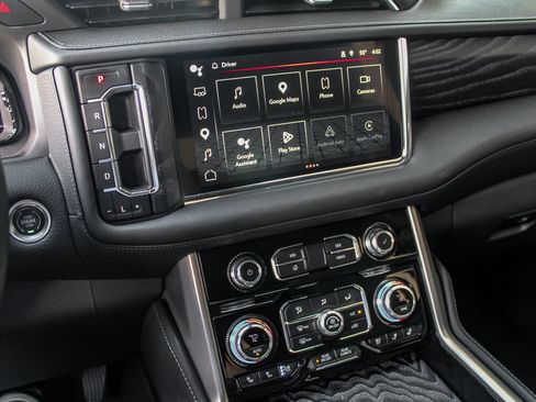 Used 2024 GMC Yukon Denali AWD/4WD image 36