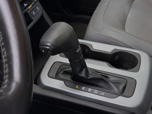 Used 2018 Chevrolet Colorado LT w/ Luxury Package, Chrome AWD/4WD image 18