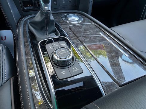 Used 2024 Nissan Armada Platinum w/ Cargo Package image 32