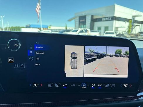 Used 2025 Chevrolet Traverse RS AWD/4WD image 23