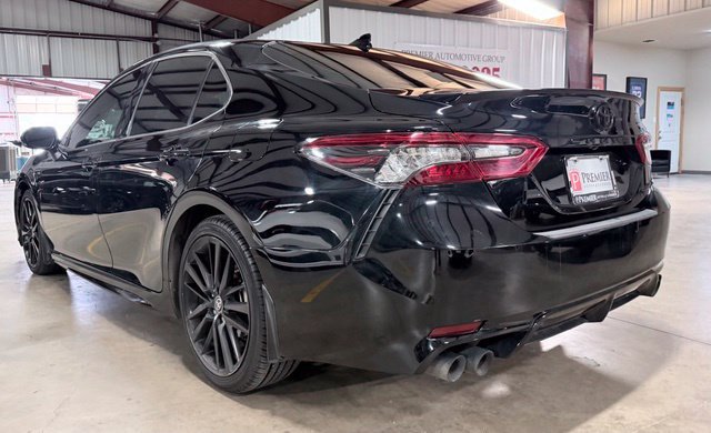 Used 2022 Toyota Camry XSE FWD image 4