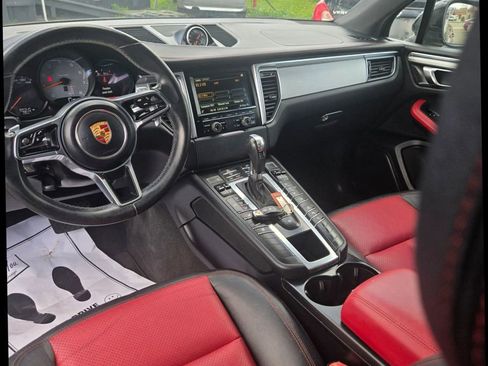 Used 2016 Porsche Macan S image 8