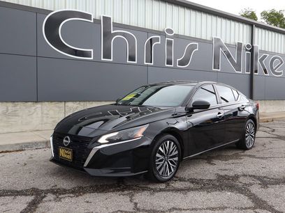 Used 2023 Nissan Altima 2.5 SV