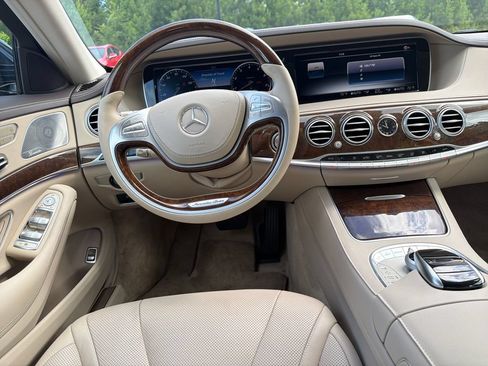Used 2016 Mercedes-Benz S 550 4MATIC Sedan image 4