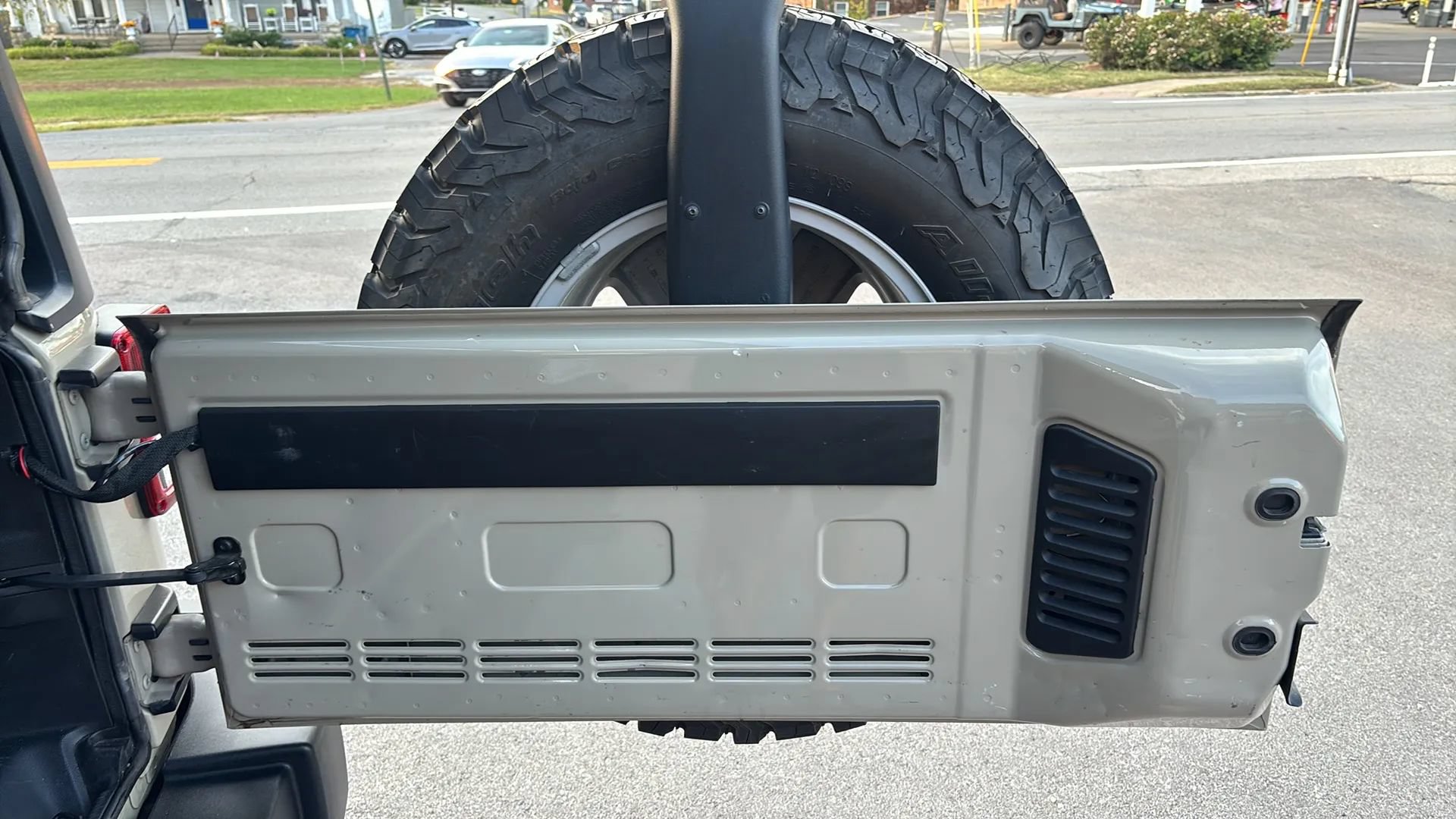 Used 2017 Jeep Wrangler Unlimited Sport w/ Quick Order Package 24S AWD/4WD image 36