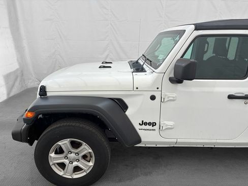 Used 2022 Jeep Wrangler Unlimited Sport AWD/4WD image 3