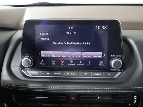 Used 2023 Nissan Rogue SV image 38