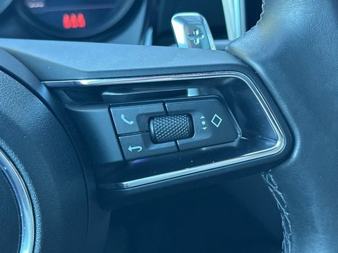 Used 2024 Porsche Macan image 31