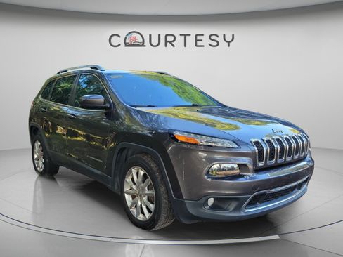 Used 2015 Jeep Cherokee Limited w/ Luxury Group FWD image 25