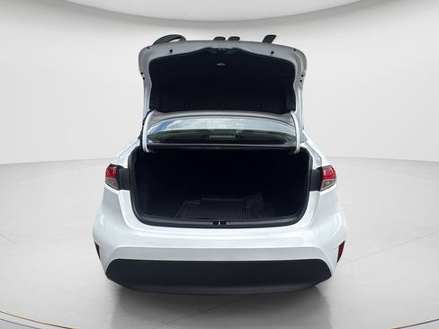 Used 2026 Toyota Corolla LE FWD image 9