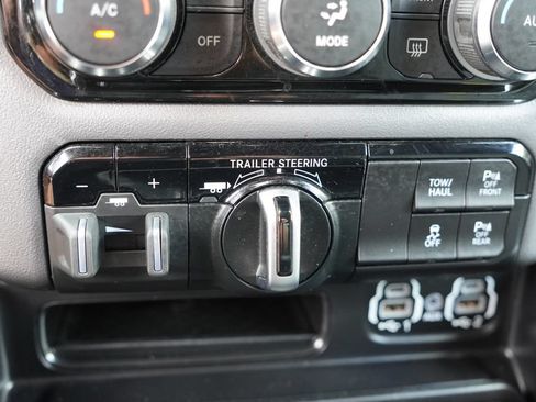 Used 2022 RAM 1500 Big Horn AWD/4WD image 29