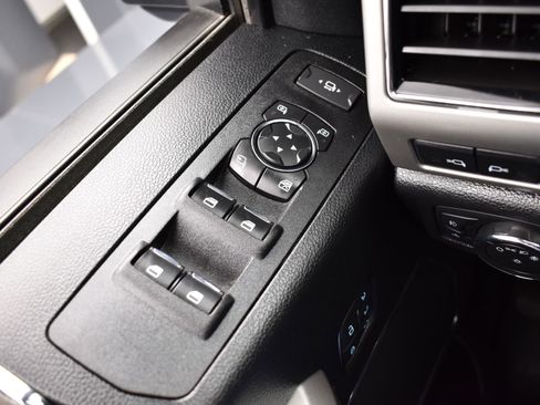 Used 2021 Ford F350 Lariat image 24