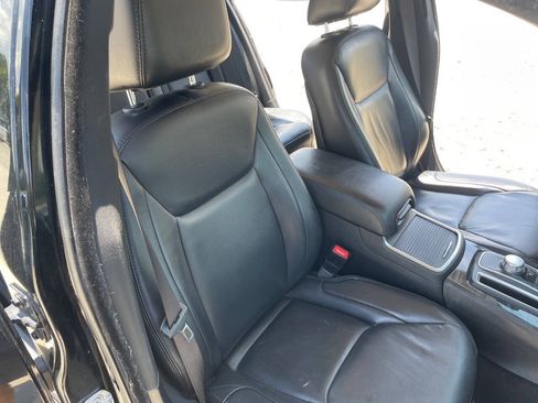 Used 2017 Chrysler 300 Limited RWD image 30